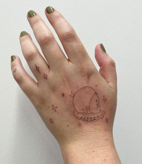 stick-and-poke-desing-in-hand